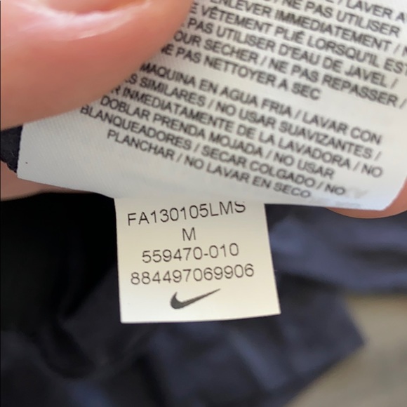 Nike Run Breathable Zip Up Hoodie - Picture 5 of 5